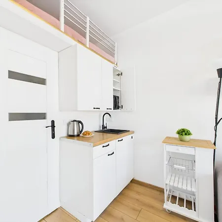 Budget-friendly Praga By Renters Apartment Warsaw
