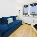 Budget-friendly Praga By Renters Apartamento *