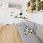 Budget-friendly Praga By Renters Apartamento *