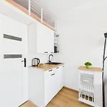 Budget-friendly Praga By Renters Apartamento Varsóvia