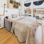 Budget-friendly Praga By Renters Apartamento Varsóvia