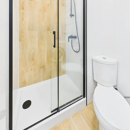 Cozy In Praga Polnoc By Renters Apartment