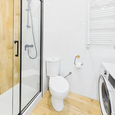 Cozy In Praga Polnoc By Renters *