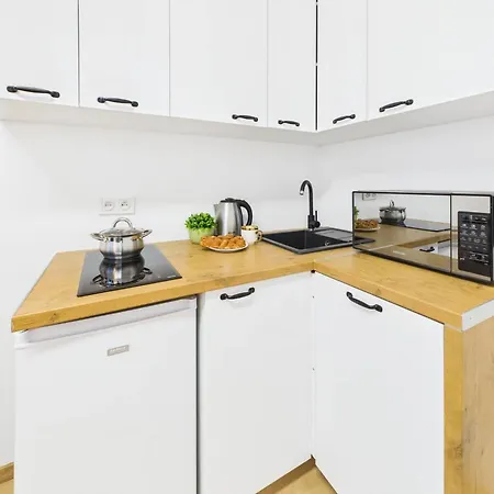 Cozy In Praga Polnoc By Renters *