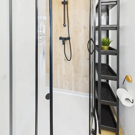 Cozy In Praga Polnoc By Renters *